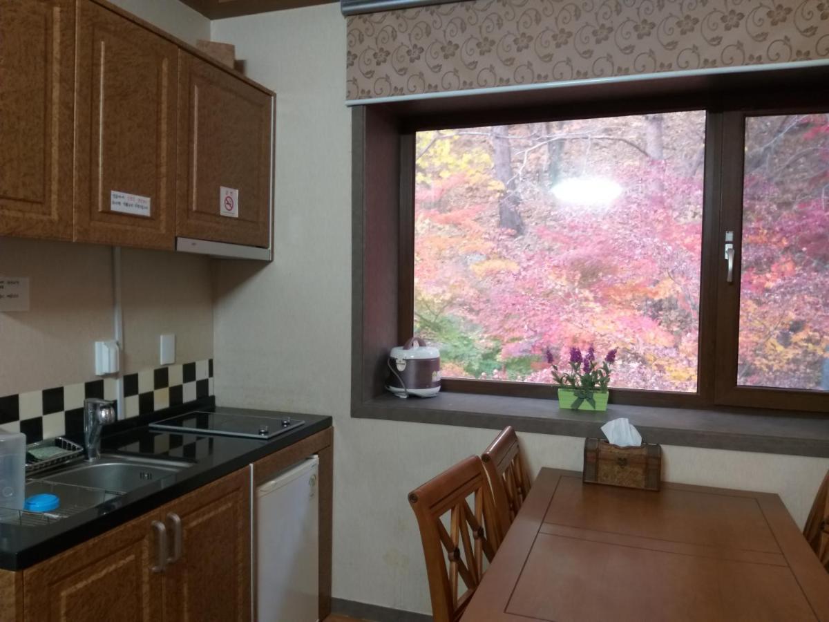 Sanaega Pension Villa Yangyang Exterior foto